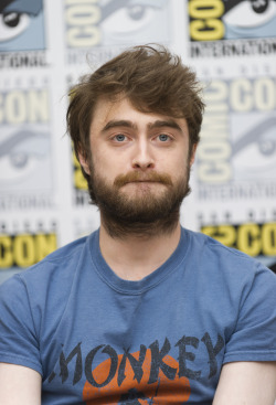  Daniel Radcliffe At Comic-Con 2015 (Fb.com/DanielJacobRadcliffeFanClub)