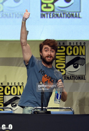  Daniel Radcliffe at Comic-Con International 2015 (Fb.com/DanieljacobRadcliffeFanClub)