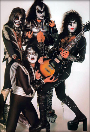 KISS ~NYC…April 9, 1976 (Destroyer-White Session)