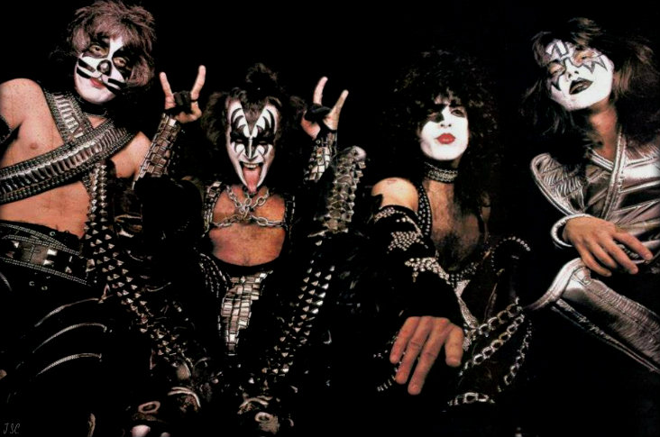 Ace (NYC) June 1, 1977 (Mylar session) - KISS Photo 
