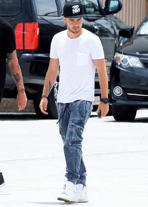  Liam At the airport in busje, van Nuys