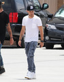 Liam At the airport in Van Nuys - liam-payne photo