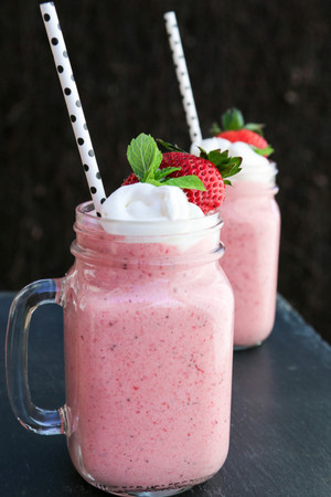  草莓 Milkshakes