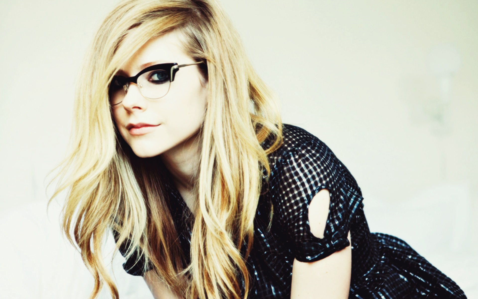 Avril Lavigne アヴリル ラヴィーン 壁紙 ファンポップ