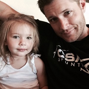  Ackles