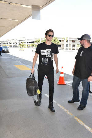  Luke arriving to LA