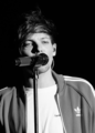OTRA - East Rutherford - louis-tomlinson photo