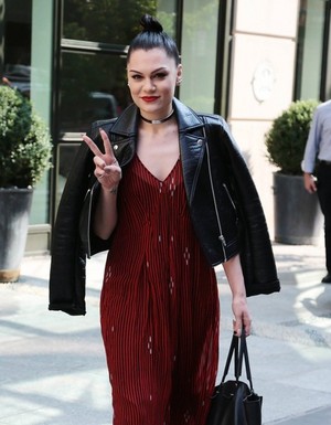  Jessie J Steps out NY City