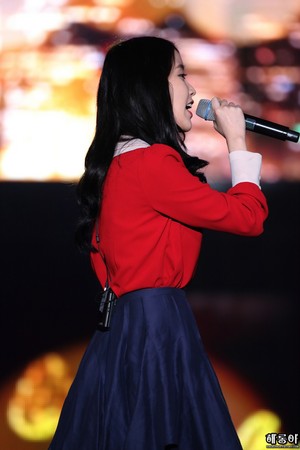 141017 IU at Lotte Card MOOV - Music in Incheon Concert