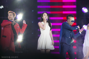  150813 आई यू at Infinity Challenge Song Festival with GD and Park Myungsoo