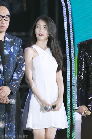 150813 IU at Infinity Challenge Song Festival with GD and Park Myungsoo