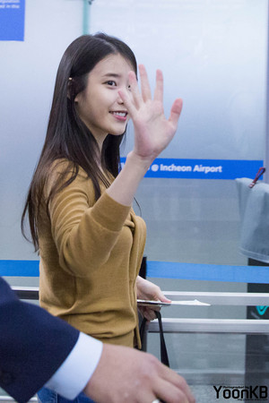 150828 IU at Incheon Airport Leaving for Shanghai