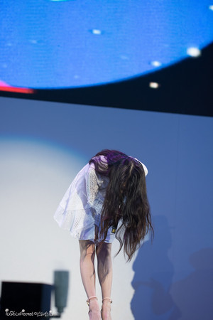 150908 IU at Samsung Play the Challenge Talk Concert