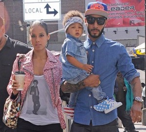  Alicia Keys wearing Michael jackson シャツ