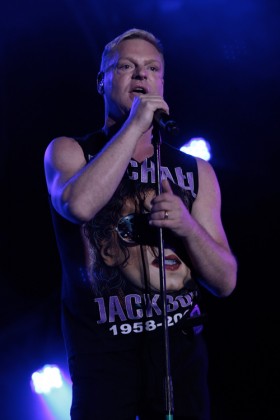  Andy cloche, bell from Erasure got his michael jackson chemise on