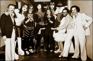 KISS ~Los Angeles, California…August 27, 1977 (Love Gun Tour-The Forum)