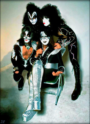  Kiss ~New York City…April 9, 1976