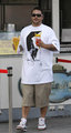 Kevin Federline got his michael jackson shirt on - michael-jackson photo