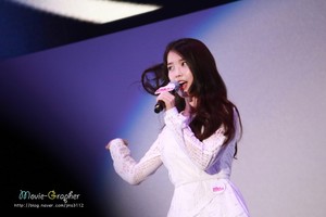  150908 IU at Samsung Play the Challenge Talk concert