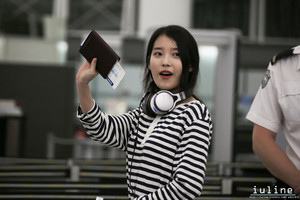 150912 IU at Hong Kong Airport Returning to Korea