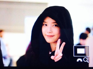  151031 आई यू at Gimpo Airport Heading to जापान