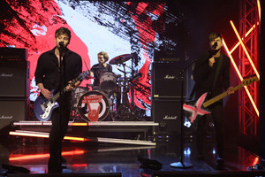  5sos on The Tonight tampil