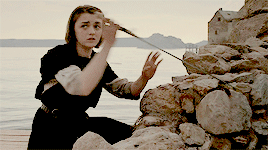  Arya Stark and Needle