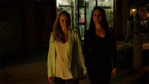  Doccubus holding hands