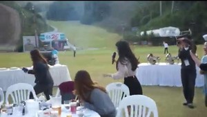 IU was chasing after her LOEN colleagues to sing with her