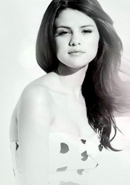  Selena Gomez Pic for my BESTIE PARISHEY ( GirlySpunk )