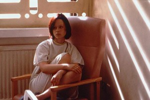  Thora Birch as Liz in The Hole