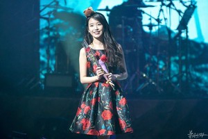  151128 IU 'CHAT-SHIRE' концерт at Busan