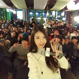 151128 李知恩 at Hite 啤酒 and Jinro Soju Chamisul Mini-Concert at Busan