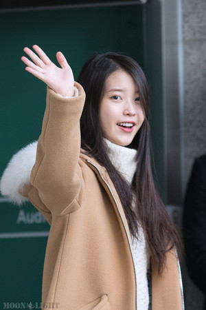  151129 IU Arriving 'CHAT-SHIRE' concerto at Busan