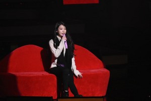  151129 IU 'CHAT-SHIRE' концерт at Busan