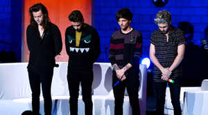  Moment of silence out of respect for the events in Paris at the start of the 1D লন্ডন Session
