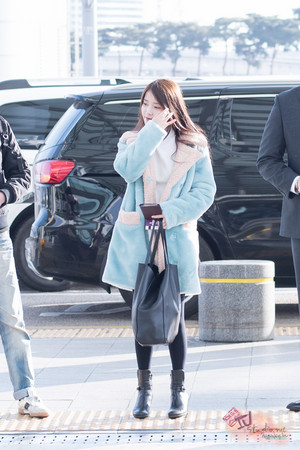  160109 iu at Incheon Airport Leaving for Taiwan