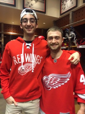  Ex: Daniel Radcliffe & Erin Spends New ano at Red Wings game (Fb.com/DanielJacobRadcliffeFanClub)