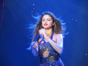  Selena Gomez Stars Dance
