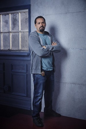  Shades of Blue - Season 1 Cast Portrait - Vincent Laresca as Carlos Espada