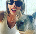 Taylor and Kangaroo - taylor-swift photo