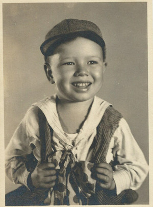  Bobby" Hutchins (March 29, 1925 – May 17, 1945)
