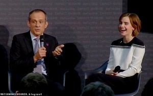  Emma at the World Economic فورم in Davos [January 22, 2016]
