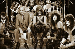  吻乐队（Kiss） ~Newburgh, New York…November 9, 1977