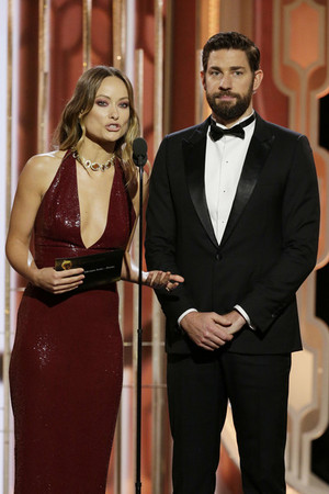  Olivia Wilde On Stage @ the 2016 Golden Globes