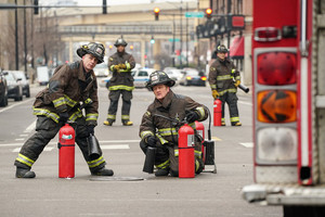  Chicago ngọn lửa, chữa cháy 4x16 “Two Ts”