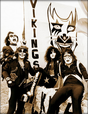  KISS ~Cadillac, Michigan…October 9-10, 1975