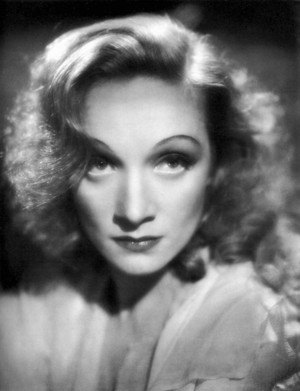 Marlene Dietrich - Knight Without Armor