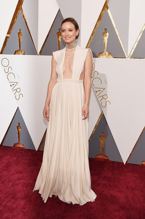  Olivia Wilde @ the 2016 Academy Awards