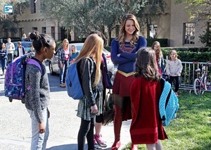  Supergirl - Episode 1.16 - Falling - Promo Pics